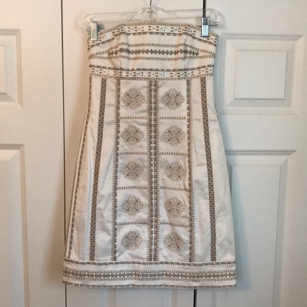 Beautiful White House Black Market Cocktail Dress